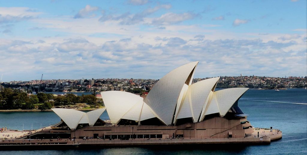 صفر تا 100 معماری مدرن 55 اپرای سیدنی یورن اتزون 3 min
