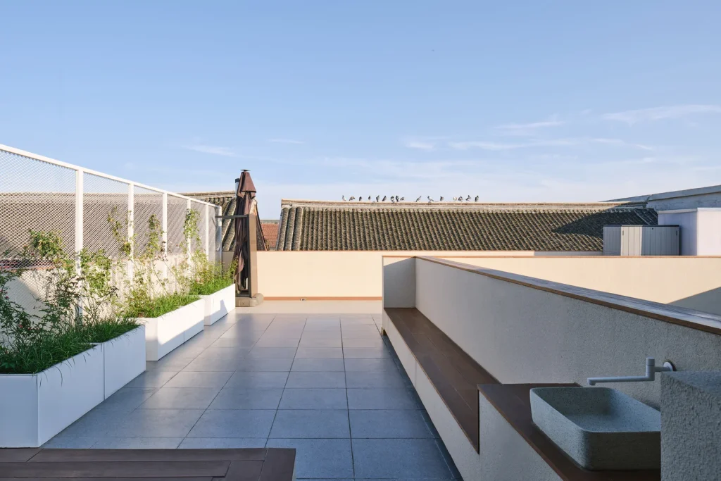 chill house steps architecture 13