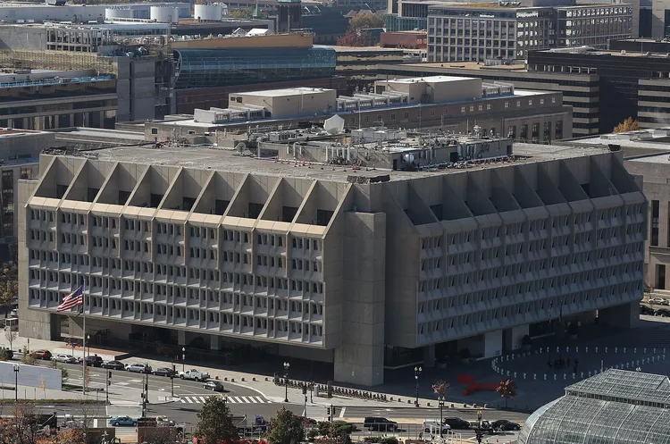 معماری مدرن و گونههای آن: جدول زمانی مدرنیسم قرن بیستم 13 modern brutalism HumphreyBuilding 623391230 crop 59474e203df78c537b9cd084