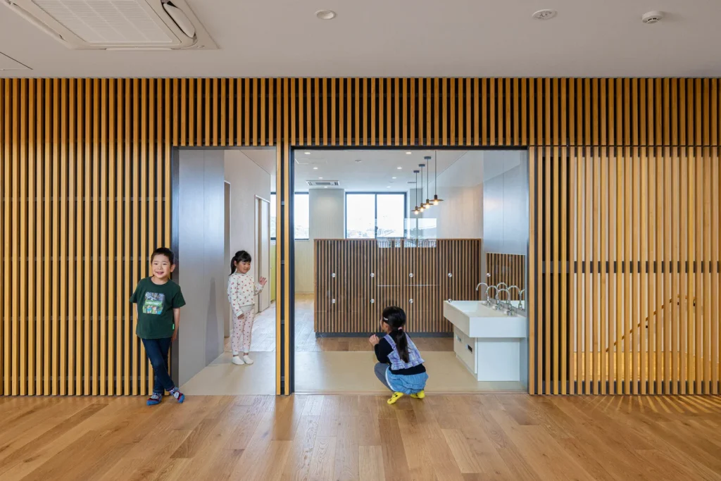 sg kindergarten and nursery hibinosekkei plus youji no shiro plus kids design labo 16