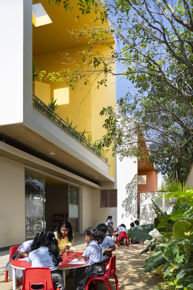 مدرسه بینالمللی رنگینکمان / استودیو Spacefiction 1 8 result