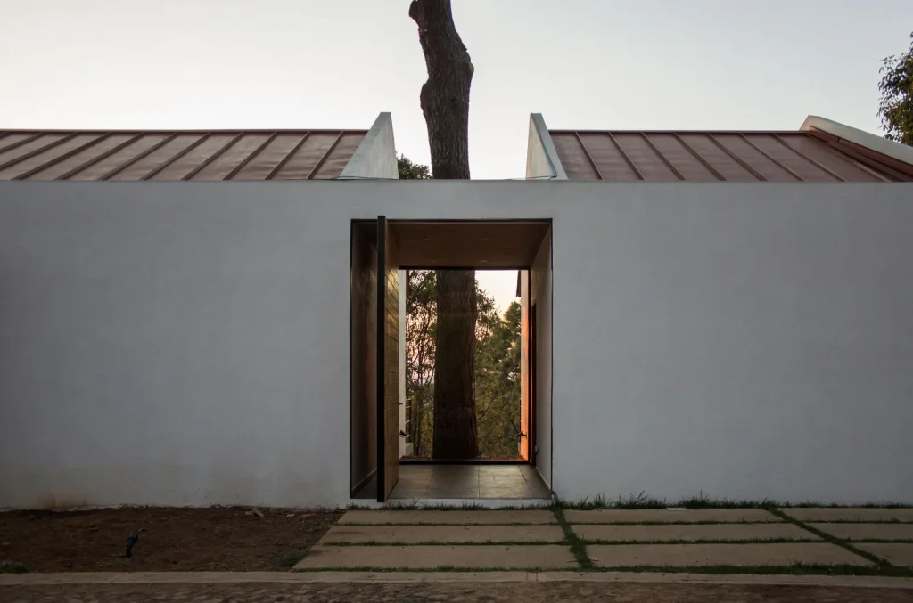 a forma segue o existente 20 casas moldadas para preservar as arvores locais 26 result