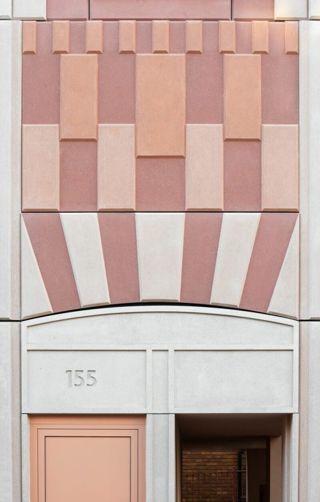 Bureau de Change Trace Drummond Street 08 800x1253 1